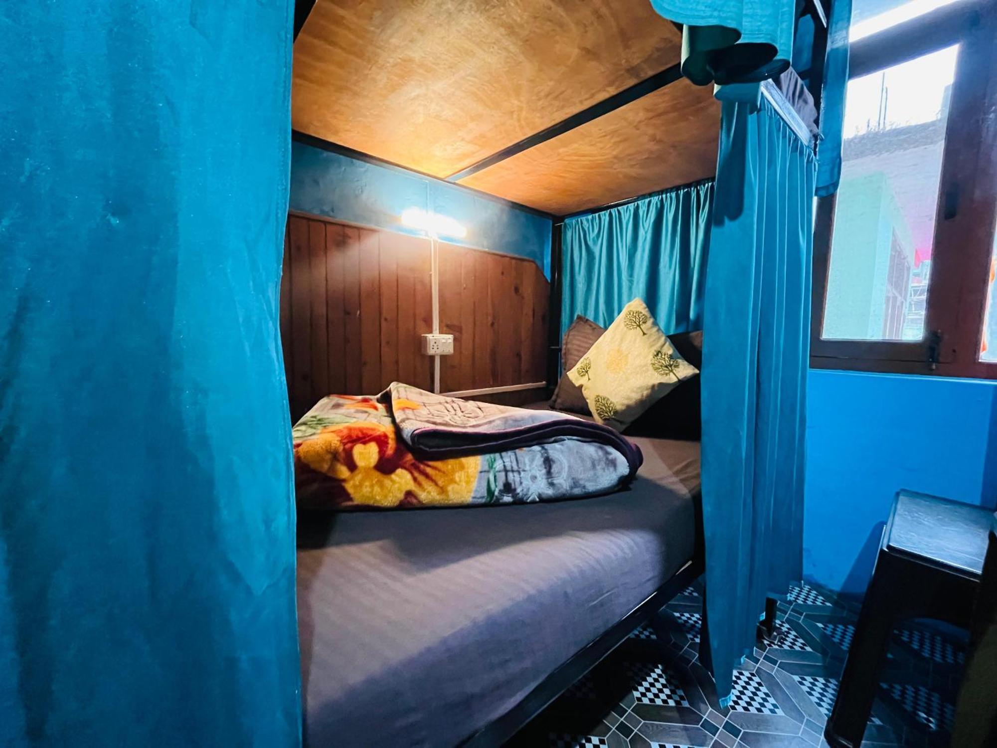 Non Stop Cafe Hostel & Stay Manāli Eksteriør billede