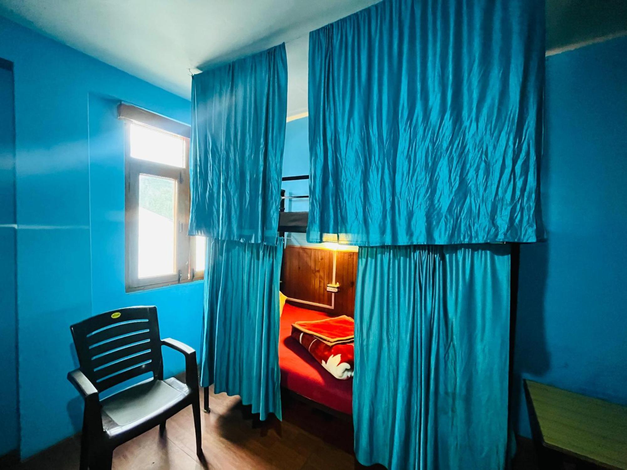 Non Stop Cafe Hostel & Stay Manāli Eksteriør billede